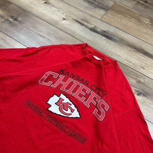 Vintage 2000’s NFL Kansas City Chiefs Graphic Tee